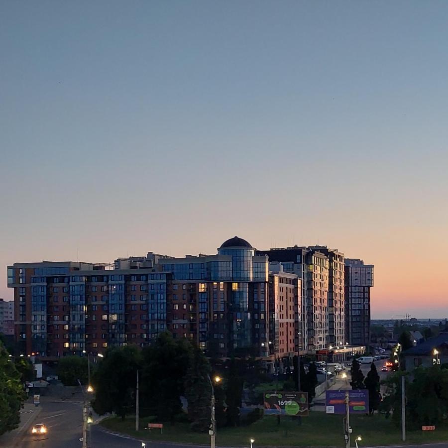 Центр Елітновобуд Яровиця 11 Lutsʼk Exterior foto